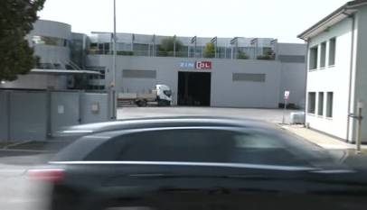 7ujJ1L2ZYU8